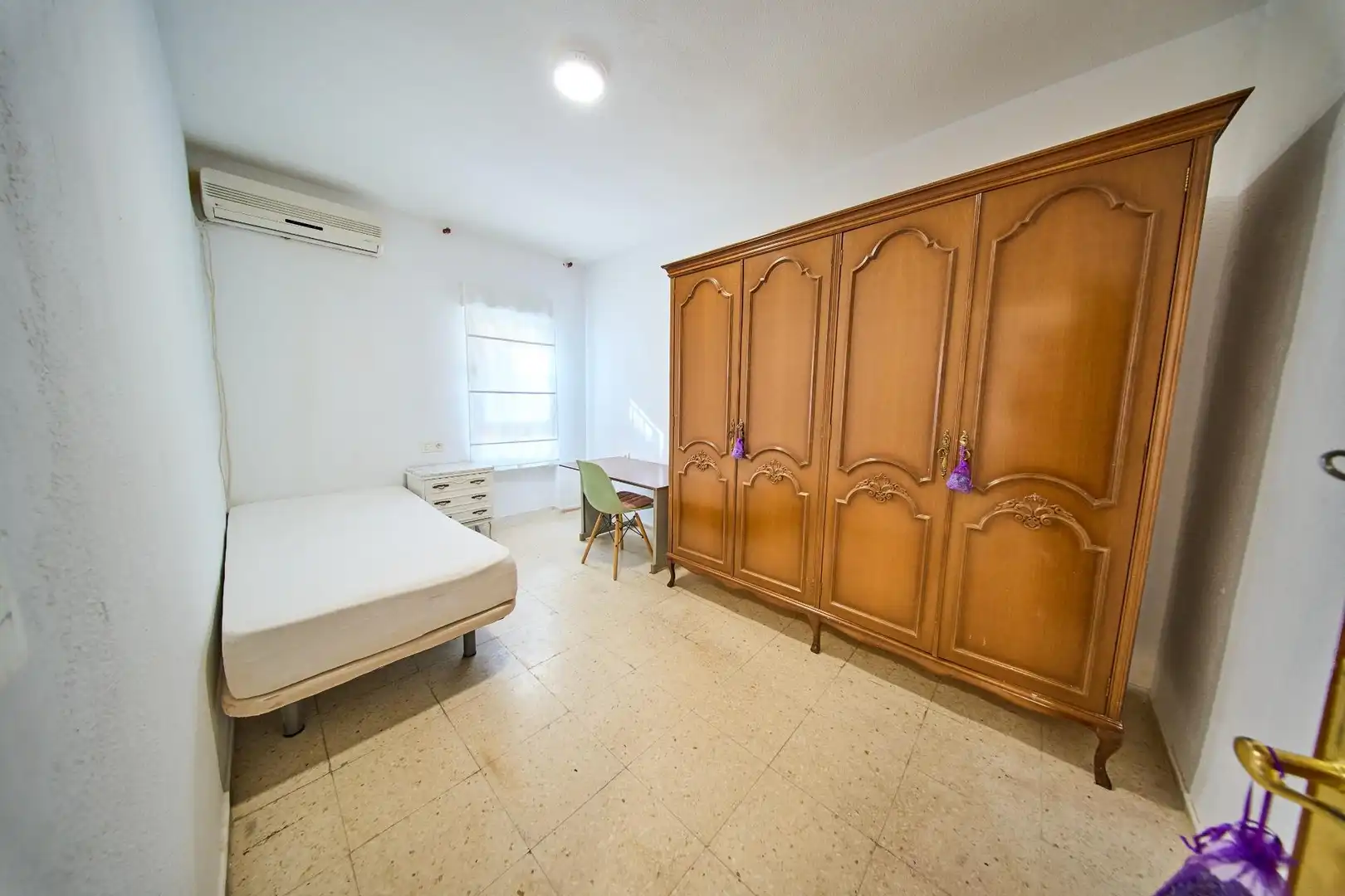 Habitación de Piso para compartir en Granada con Amueblado