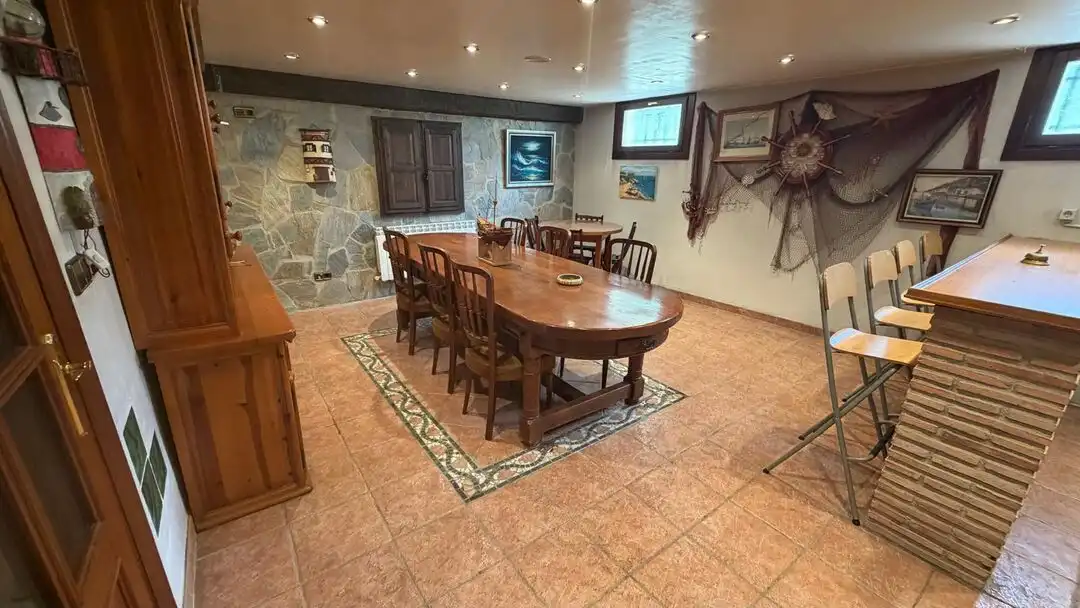 Casa adosada en venta en Salvatierra / Agurain con Calefacción y Jardín privado