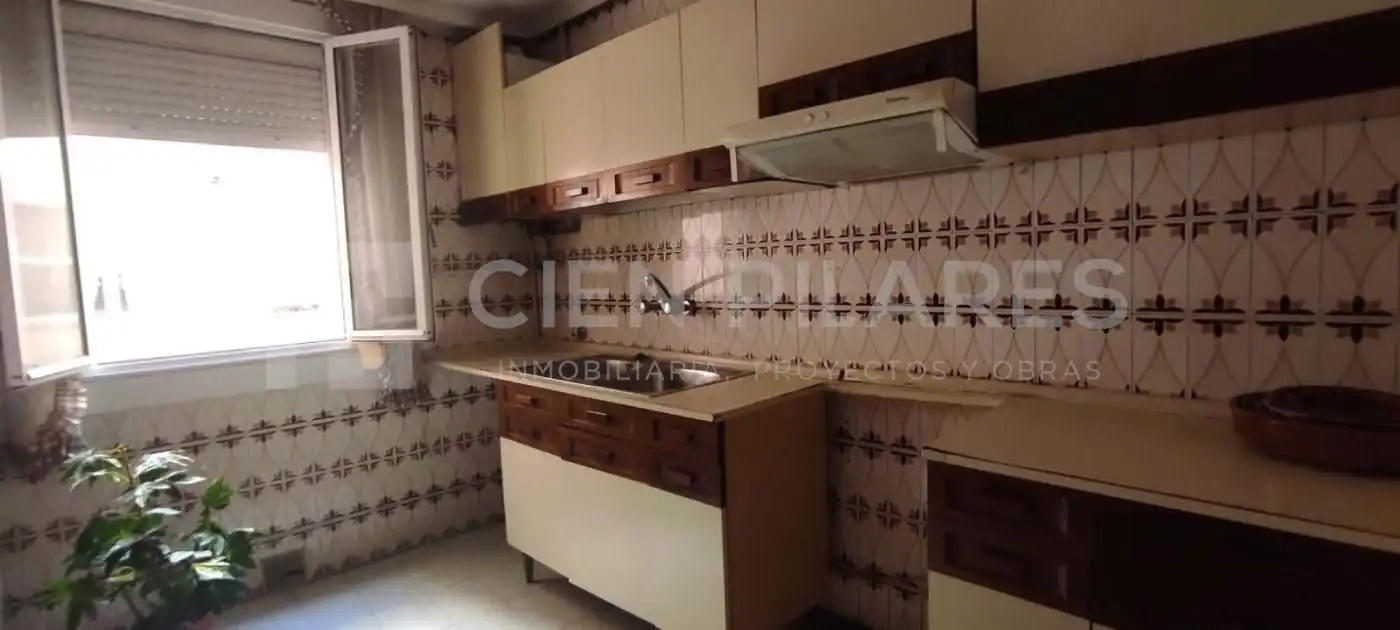 Kitchen of Flat for sale in  Logroño