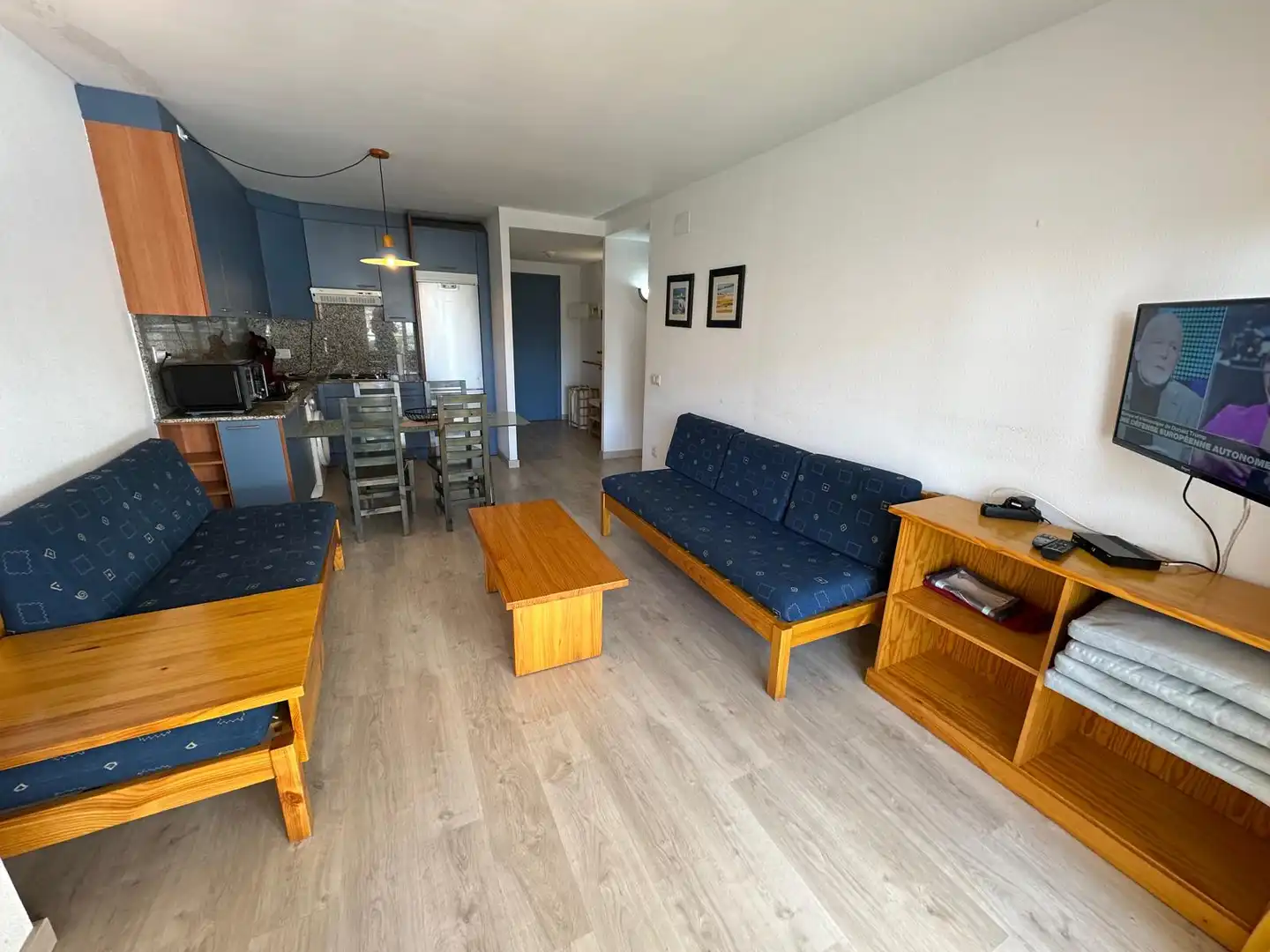 Sala de estar de Apartamento en venta en Roses con Terraza, Amueblado y Horno