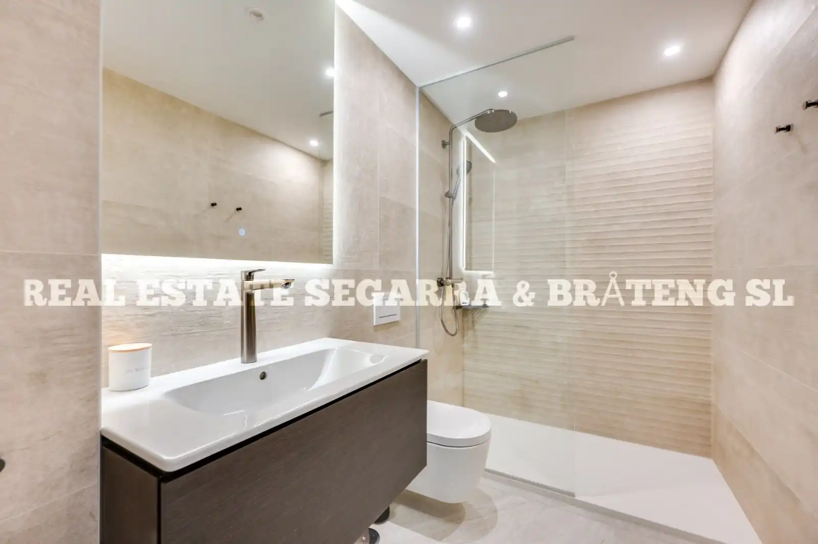 Bathroom of Attic for sale in Marbella  with Air Conditioner, Heating and Terrace