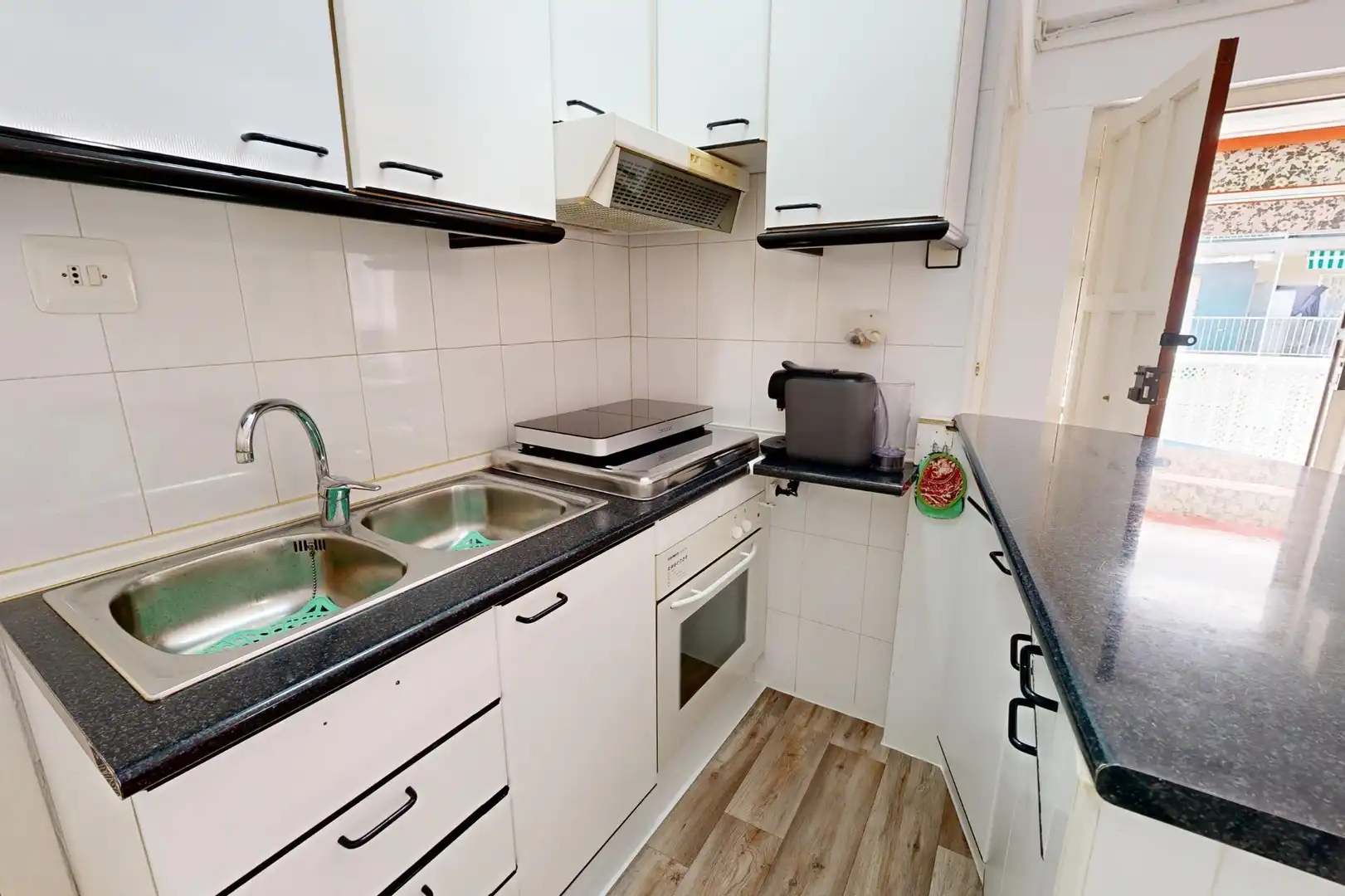 Cuina de Apartament en venda en Cartagena amb Terrassa, Moblat i Balcó