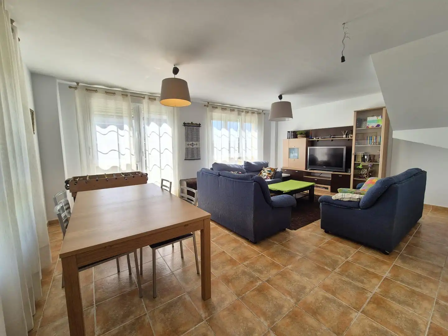 Sala d'estar de Casa adosada en venda en Burgos