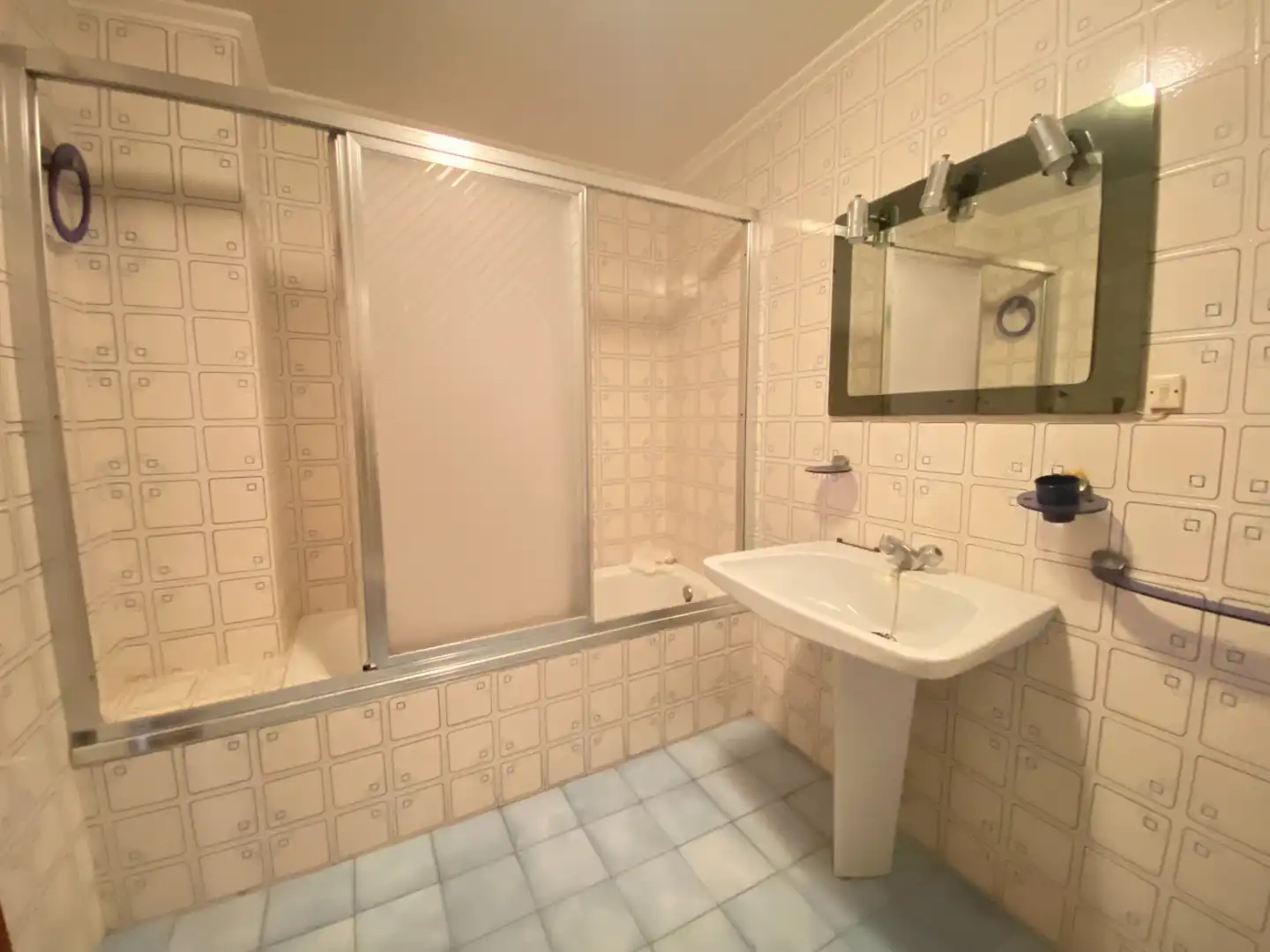 Bathroom of Flat for sale in Águilas  with Terrace, Storage room and Furnished