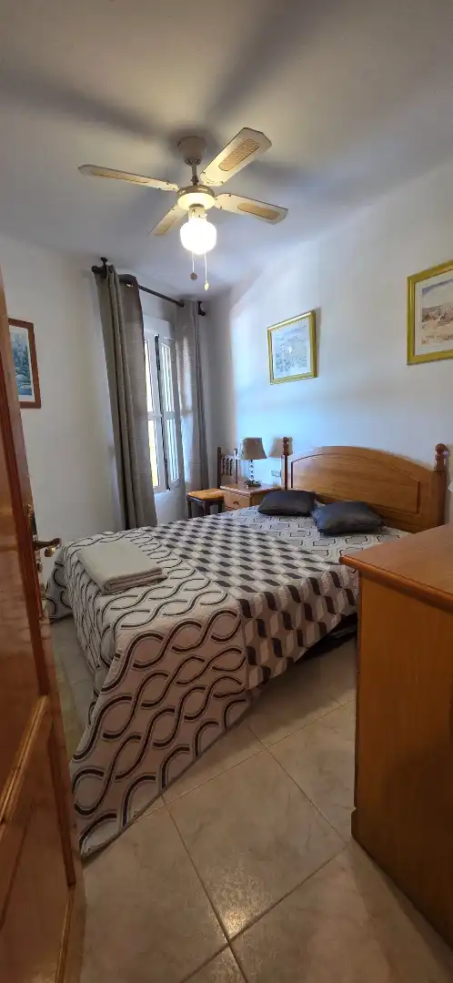 Dormitori de Apartament de lloguer en Torrox amb Aire condicionat, Calefacció i Moblat
