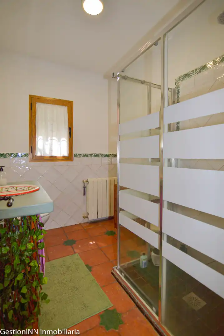 Baño de Casa o chalet en venta en Las Rozas de Madrid con Calefacción, Jardín privado y Terraza