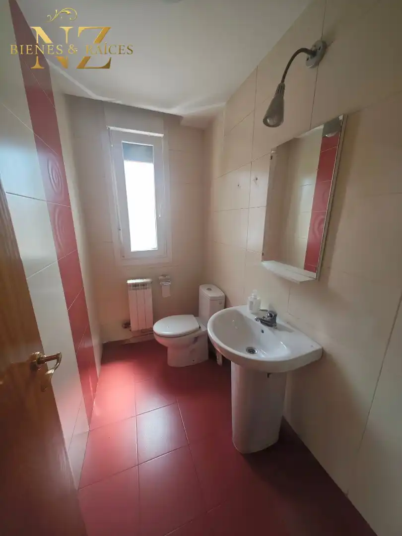 Baño de Dúplex en venta en Numancia de la Sagra con Calefacción, Trastero y Horno