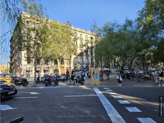 Vista exterior de Local en traspaso en Barcelona con Aire acondicionado, Calefacción y Terraza