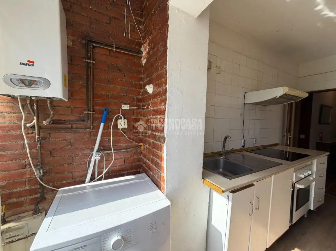 Cuina de Pis en venda en Madrid amb Calefacció, Parquet i Terrassa