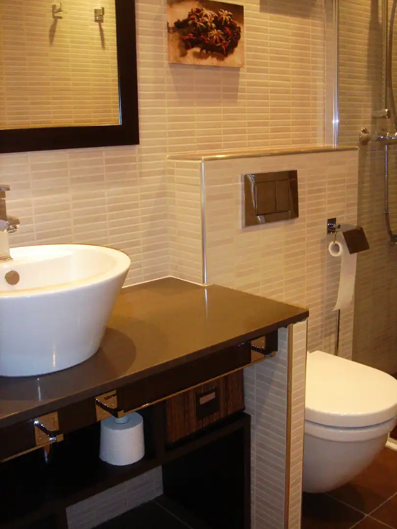 Bany de Apartament de lloguer en Barcelona amb Aire condicionat, Calefacció i Moblat
