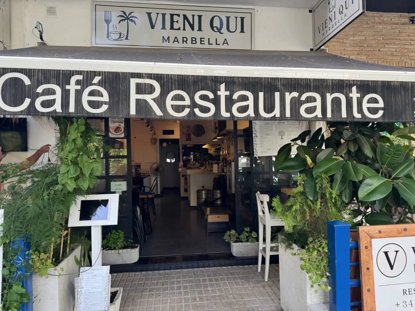 Local comercial en traspàs a Calle de Ramón Gómez de la Serna 11