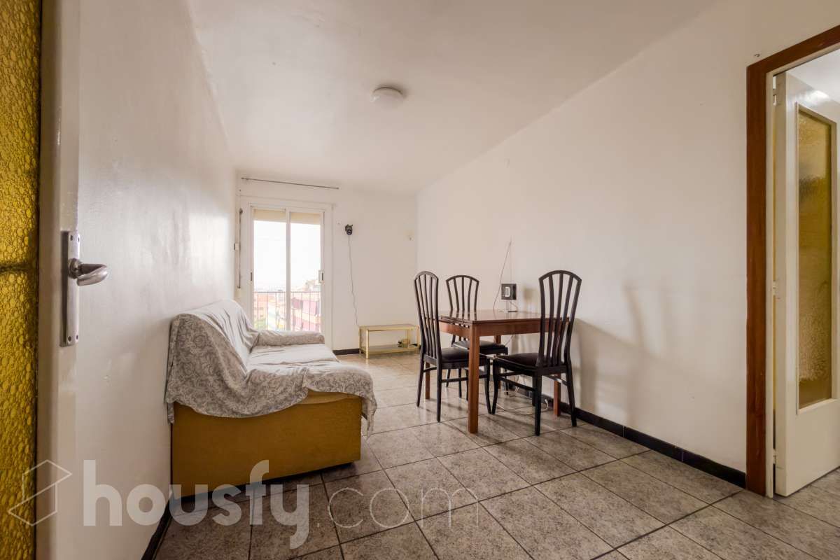 Sala d'estar de Pis en venda en Santa Coloma de Gramenet amb Terrassa