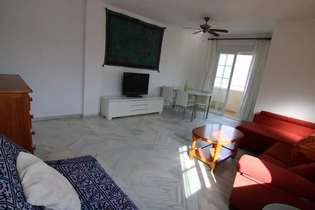 Sala de estar de Apartamento de alquiler en Torremolinos con Aire acondicionado, Terraza y Amueblado
