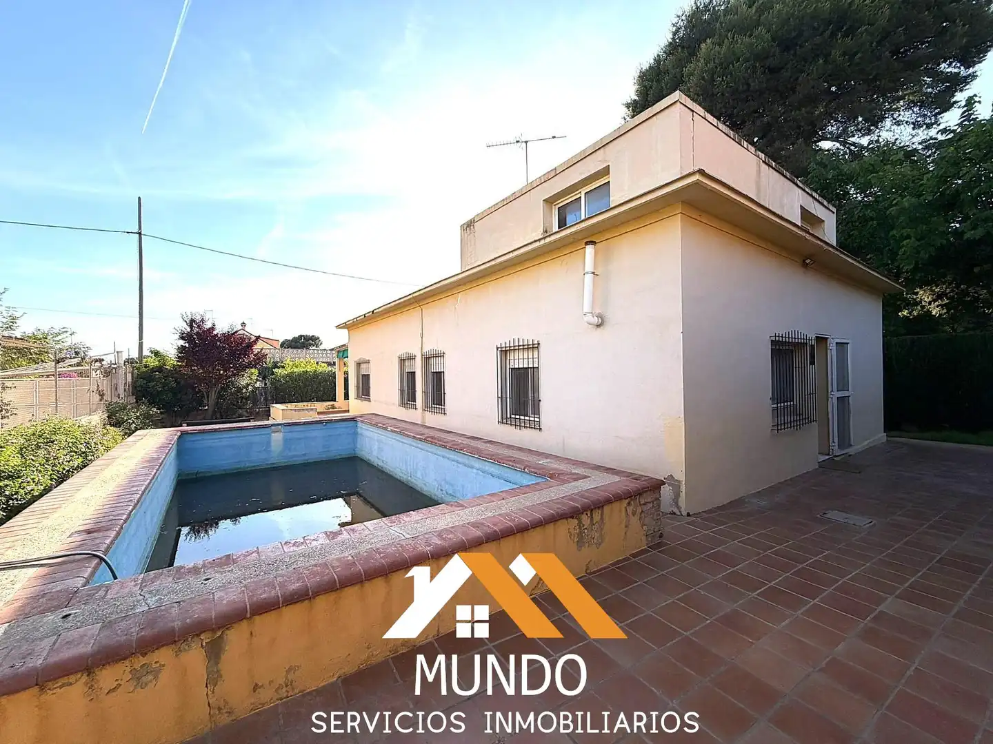 Vista exterior de Casa o chalet en venta en Paterna con Aire acondicionado, Terraza y Trastero