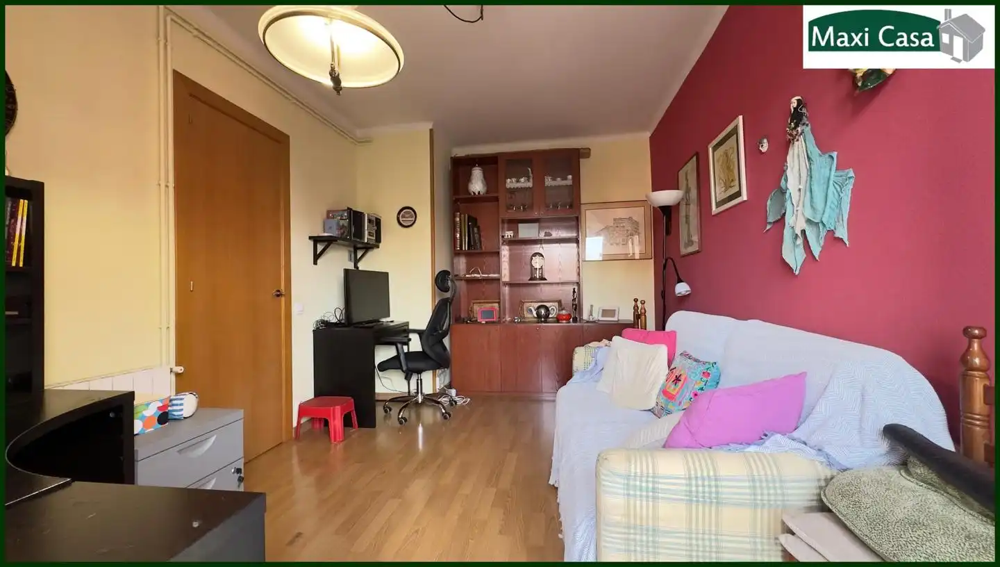 Living room of Flat for sale in Barcelona  with Heating, Parquet flooring and Terrace
