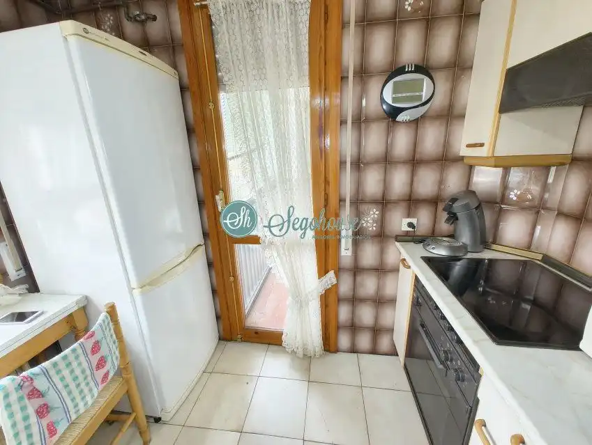 Cocina de Piso en venta en Segovia con Calefacción, Terraza y Trastero