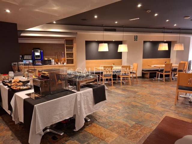 Local comercial en Alquiler en Avenida François Mitterrand en Encamp pueblo