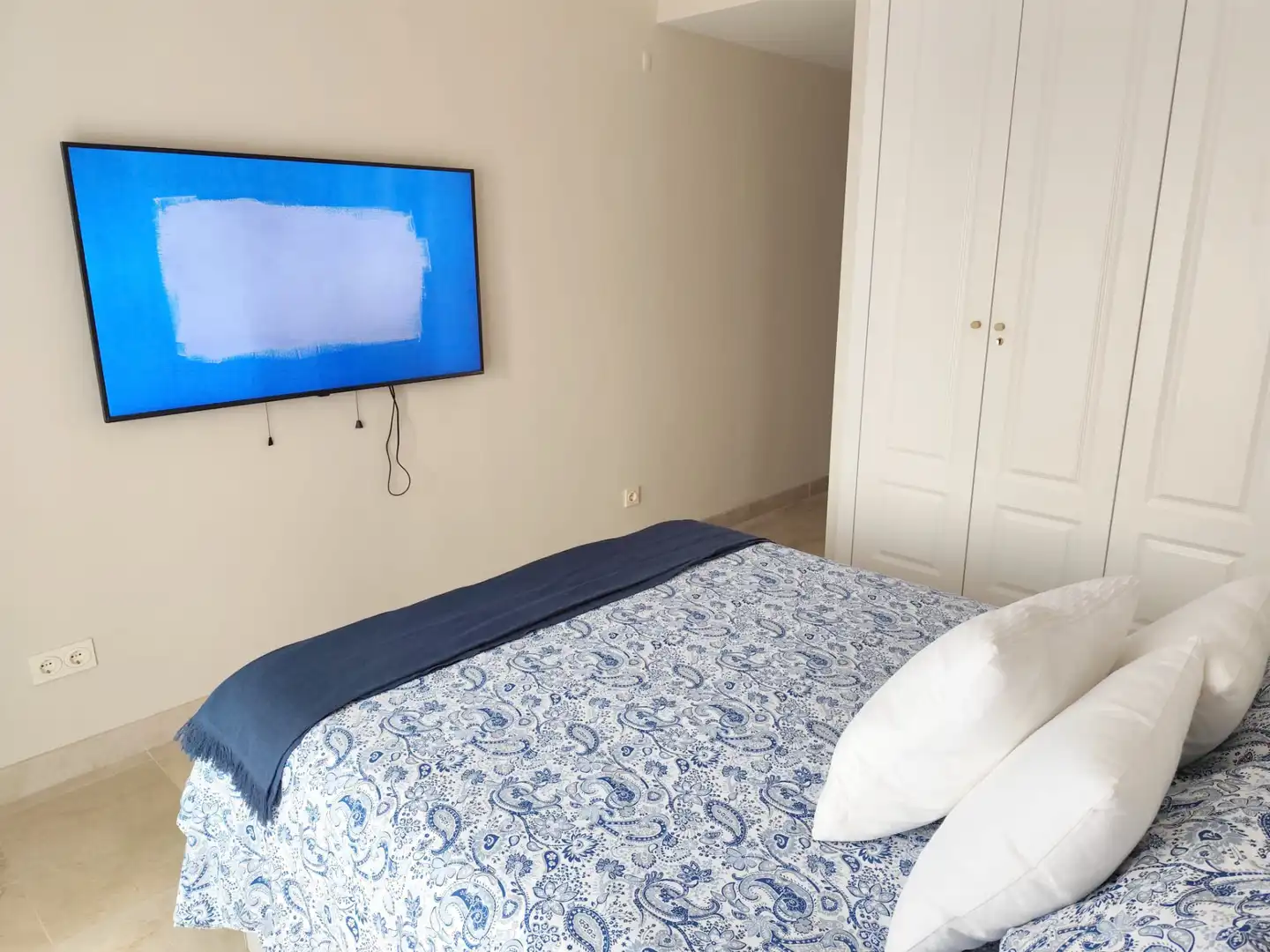 Dormitori de Apartament en venda en Manilva amb Aire condicionat, Terrassa i Piscina