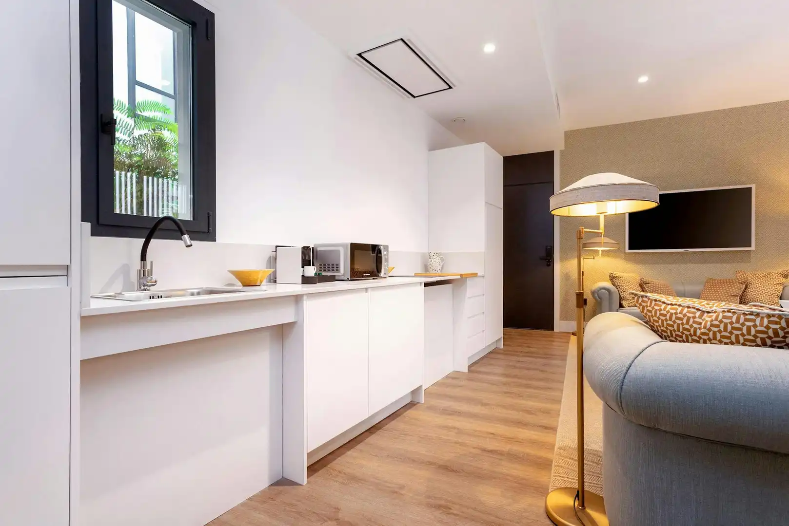 Kitchen of Flat for rent in Sevilla  with Air Conditioner, Heating and Washing machine