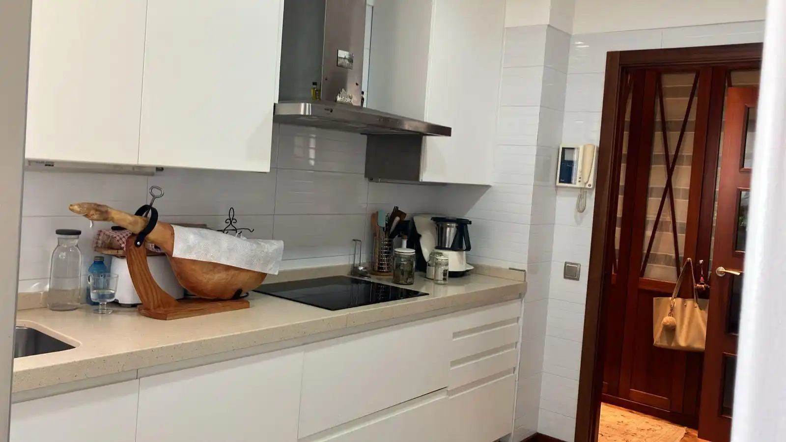 Cocina de Apartamento en venta en Vigo  con Trastero y Balcón