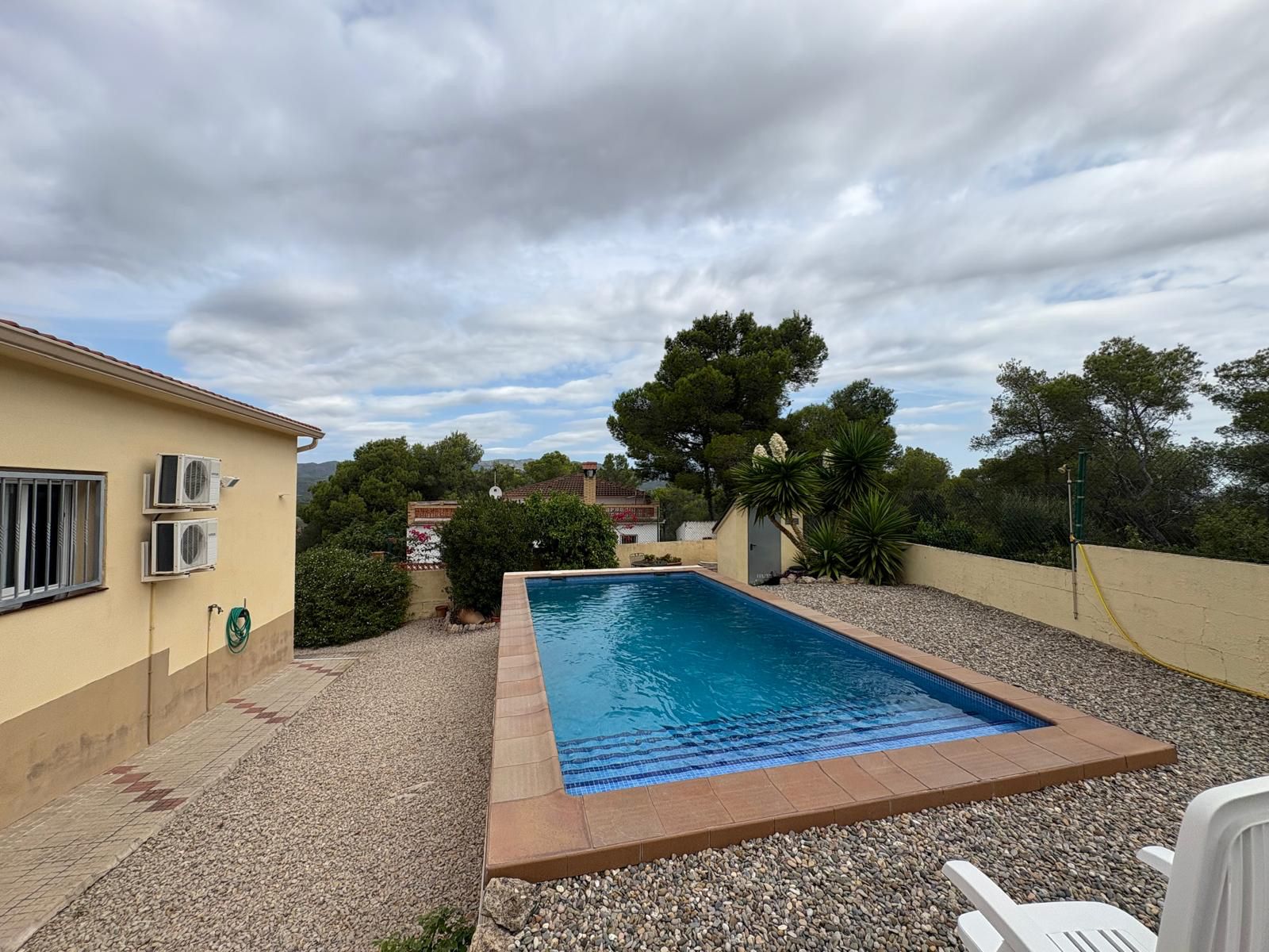 Piscina de Casa o xalet en venda en La Bisbal del Penedès amb Aire condicionat, Jardí privat i Terrassa