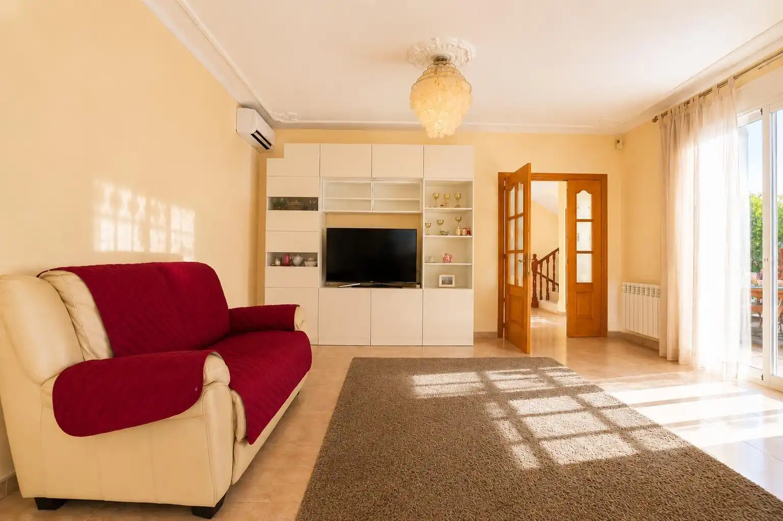 Sala d'estar de Casa o xalet en venda en Cambrils amb Aire condicionat, Calefacció i Jardí privat