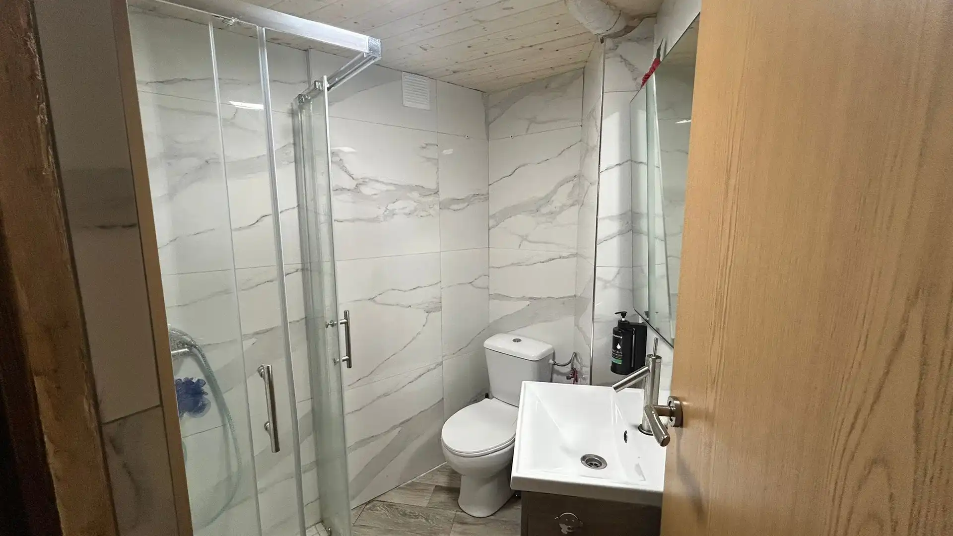 Baño de Local en venta en Antequera