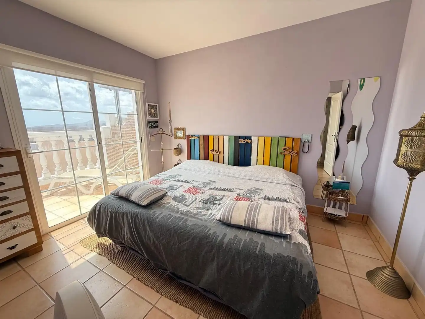 Schlafzimmer von Einfamilien-Reihenhaus zum Verkauf in Antigua mit Klimaanlage, Terrasse und Möbliert