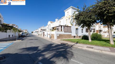 Foto 2 de Casa adosada en venda a Avenida Avenida de Los Geranios, 10, Calahonda - Carchuna, Motril