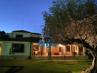 Villa avec piscine à vendre à Calle MAGNOLIO