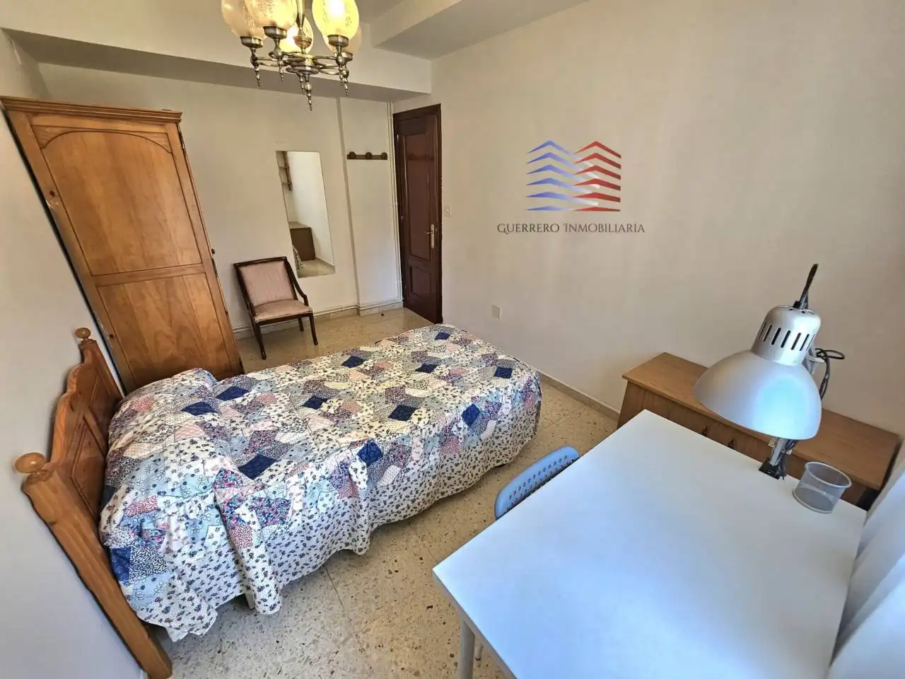 Habitación de Piso de alquiler en Ourense Capital  con Calefacción y Amueblado