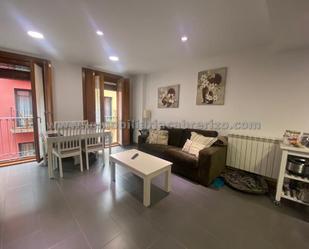 Sala d'estar de Apartament en venda en  Logroño amb Calefacció, Traster i Moblat