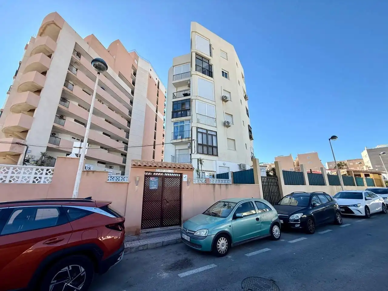 Außenansicht von Wohnung zum Verkauf in Torrevieja mit Terrasse
