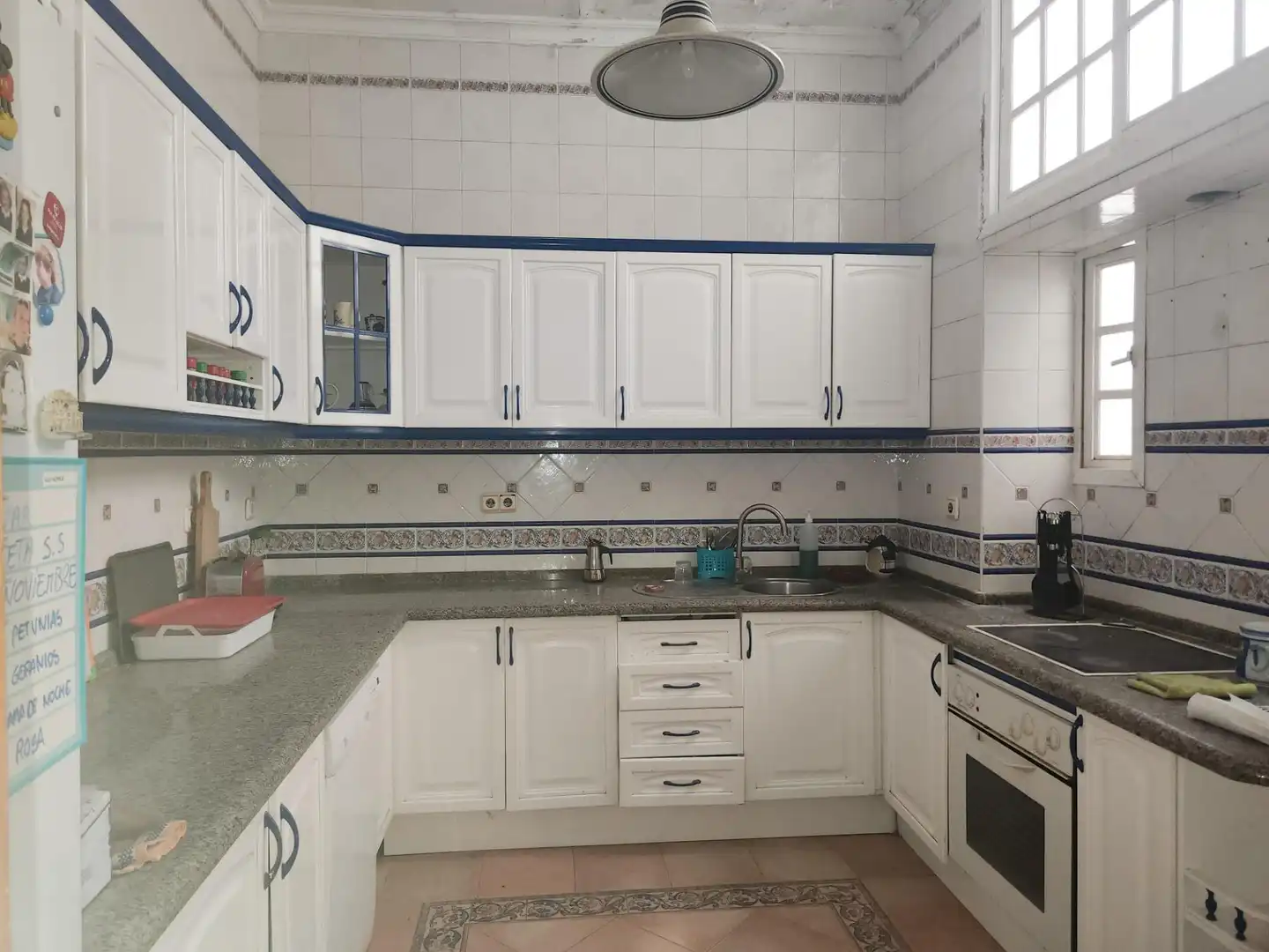 Kitchen of Houses for sale in San Fernando