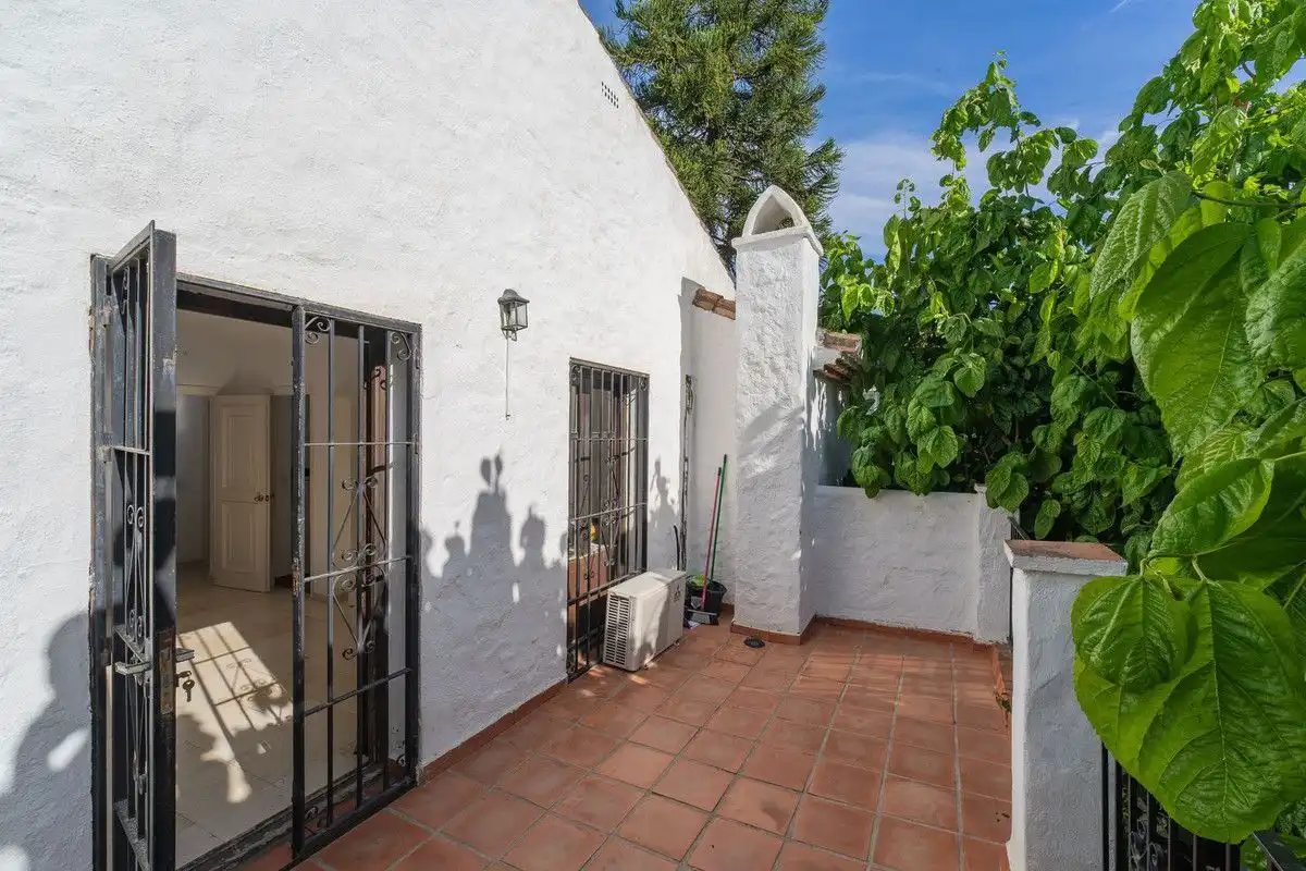 Vista exterior de Ático en venta en Estepona con Aire acondicionado, Calefacción y Terraza