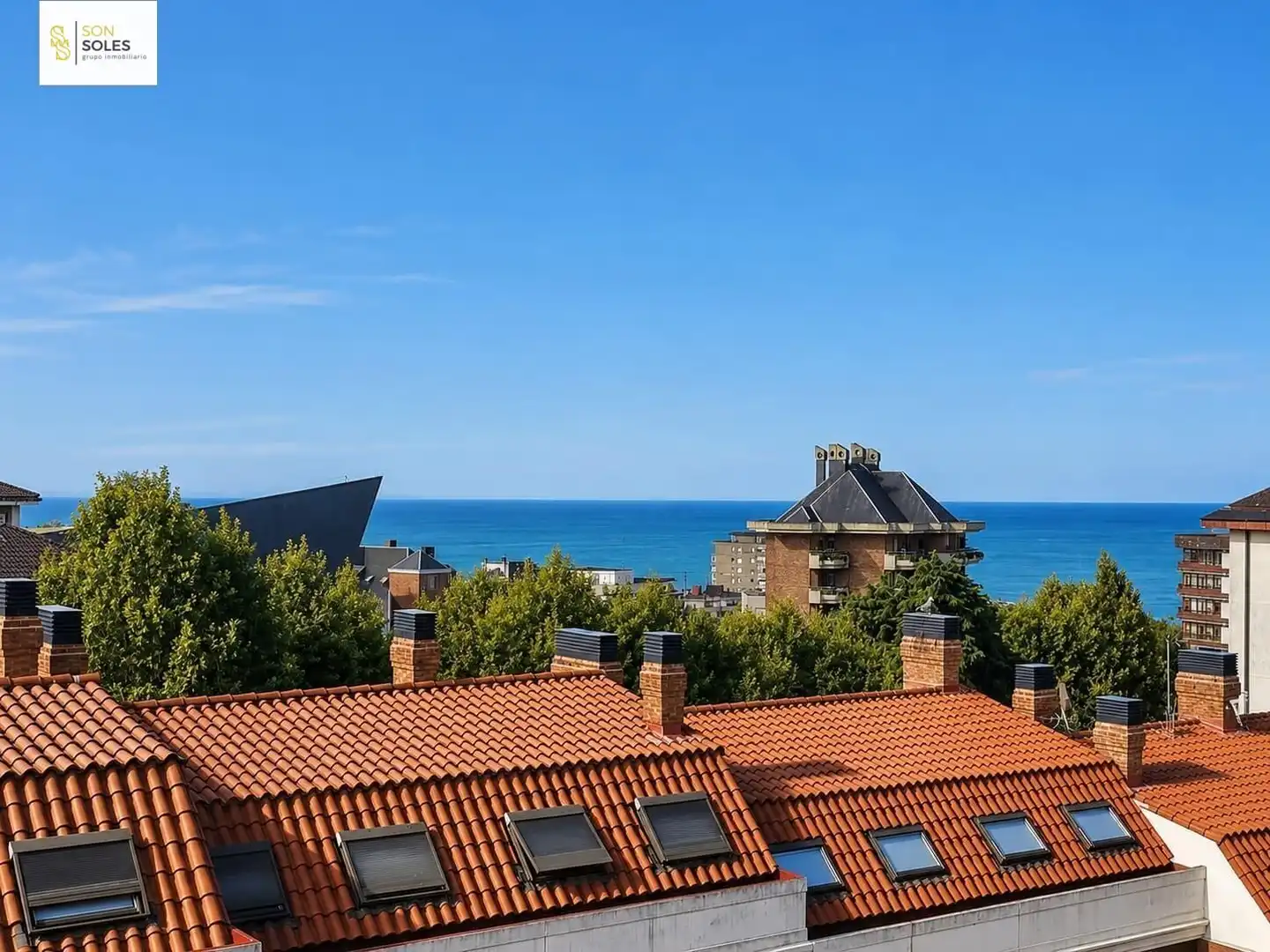 Vista exterior de Pis en venda en Santander amb Calefacció, Jardí privat i Terrassa