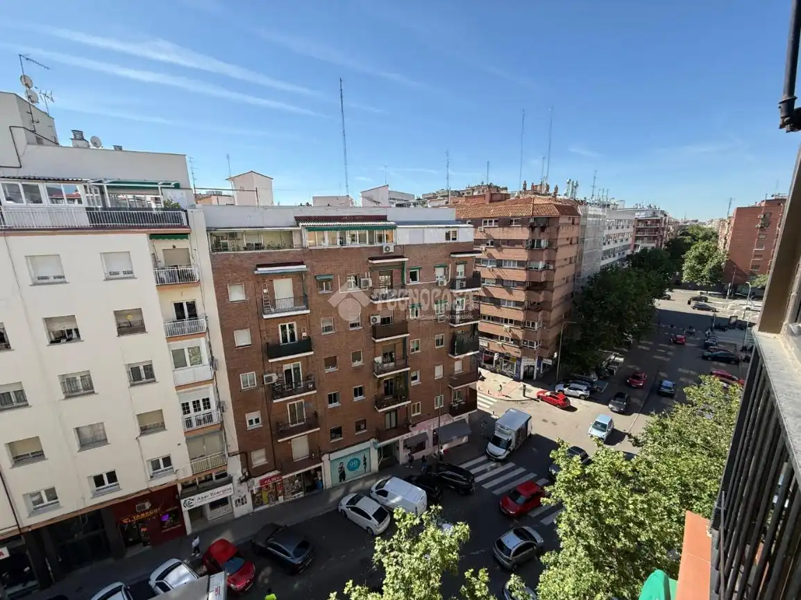 Vista exterior de Pis en venda en Madrid amb Aire condicionat i Calefacció