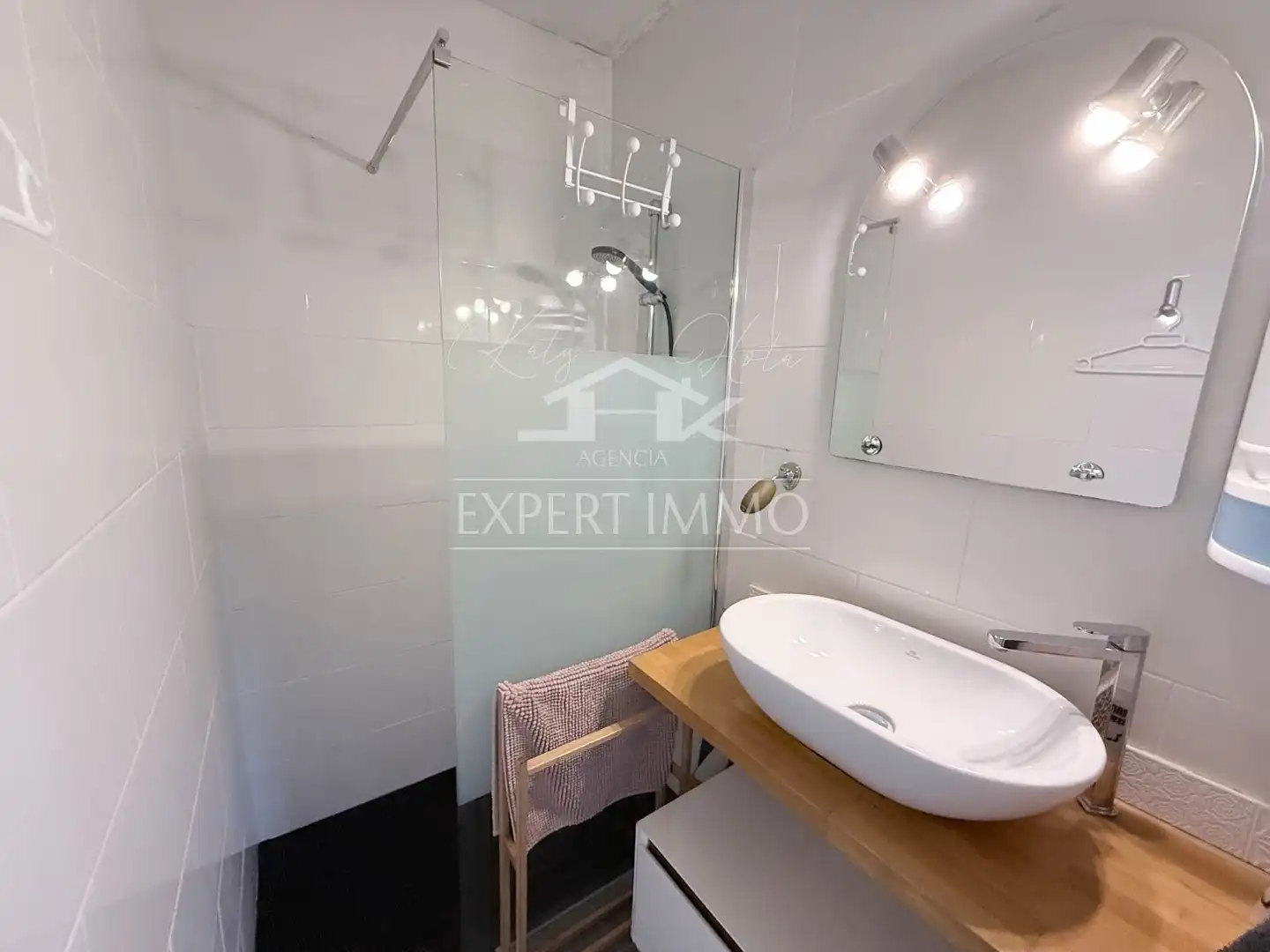 Baño de Apartamento en venta en Roses con Amueblado y Piscina comunitaria