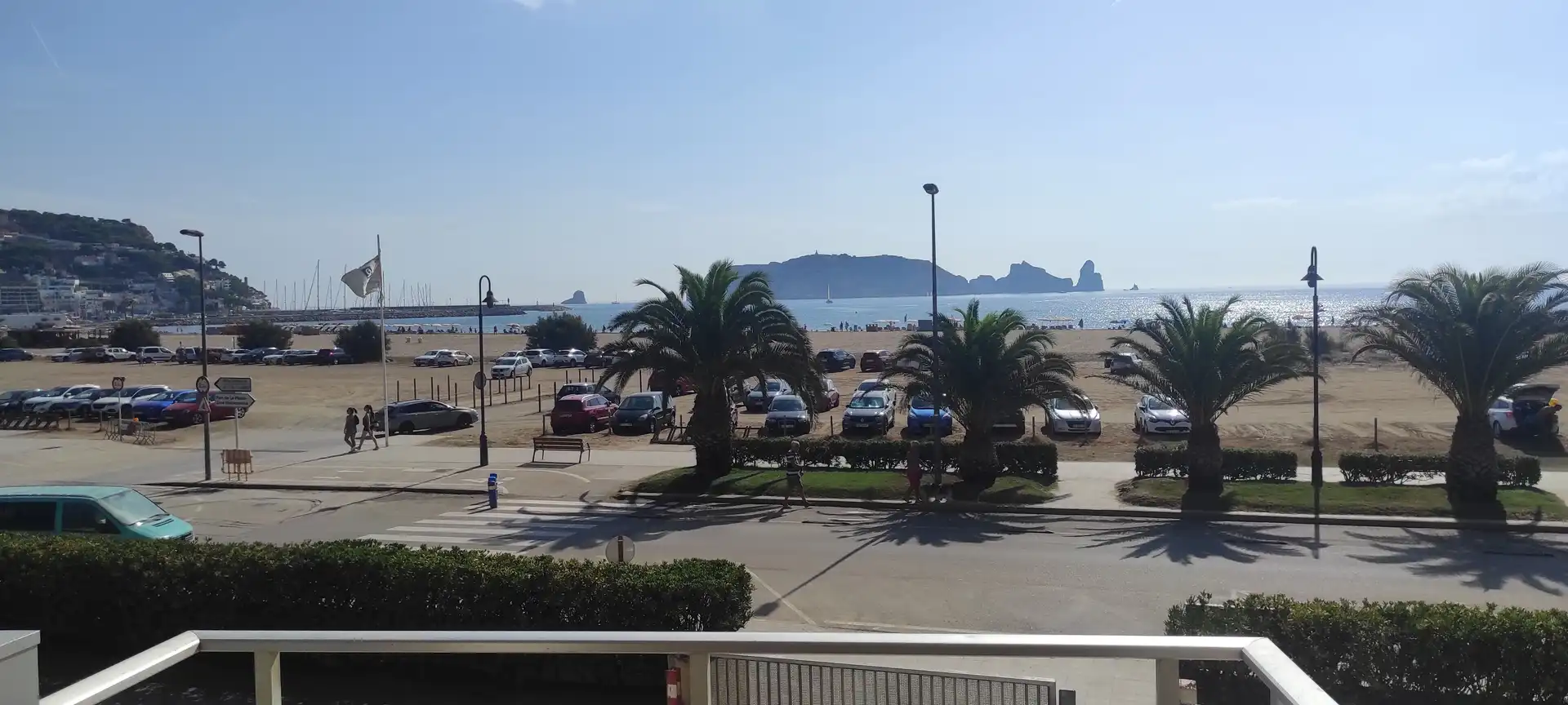 Vista exterior de Pis en venda en L'Estartit amb Terrassa, Moblat i Rentadora