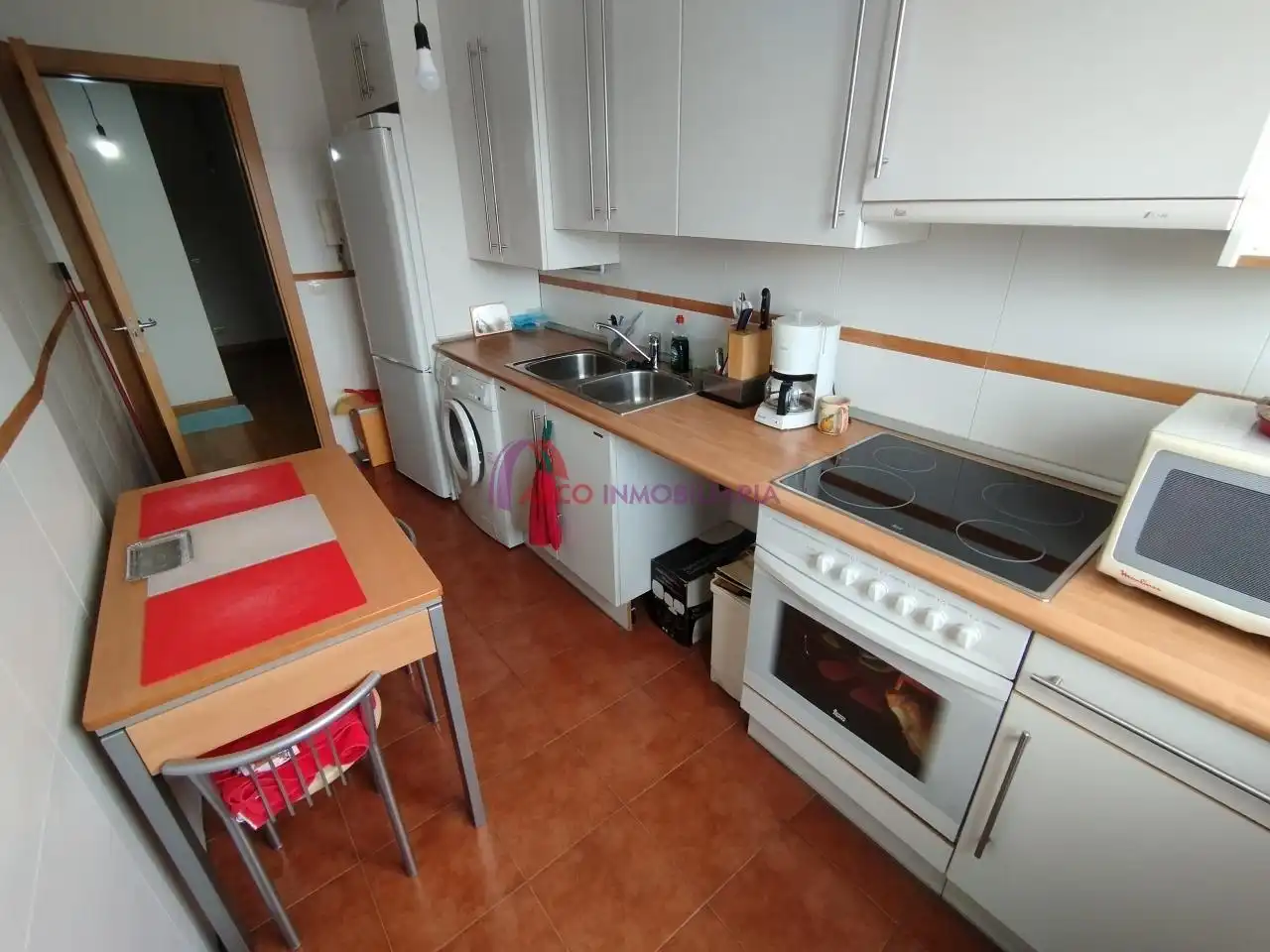 Cuina de Pis en venda en Burgos amb Calefacció, Parquet i Traster