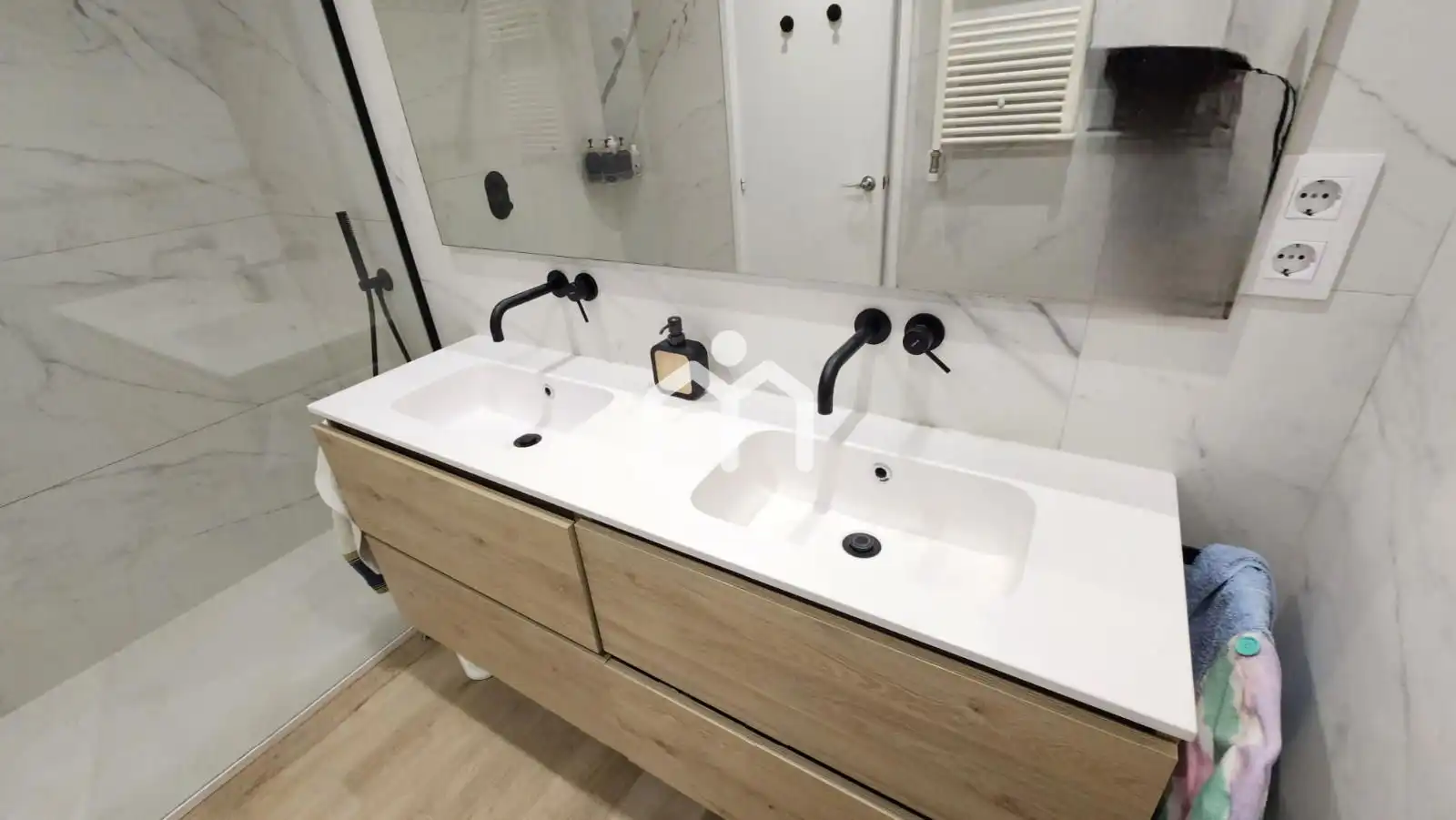 Baño de Piso en venta en Badalona con Aire acondicionado, Calefacción y Parquet