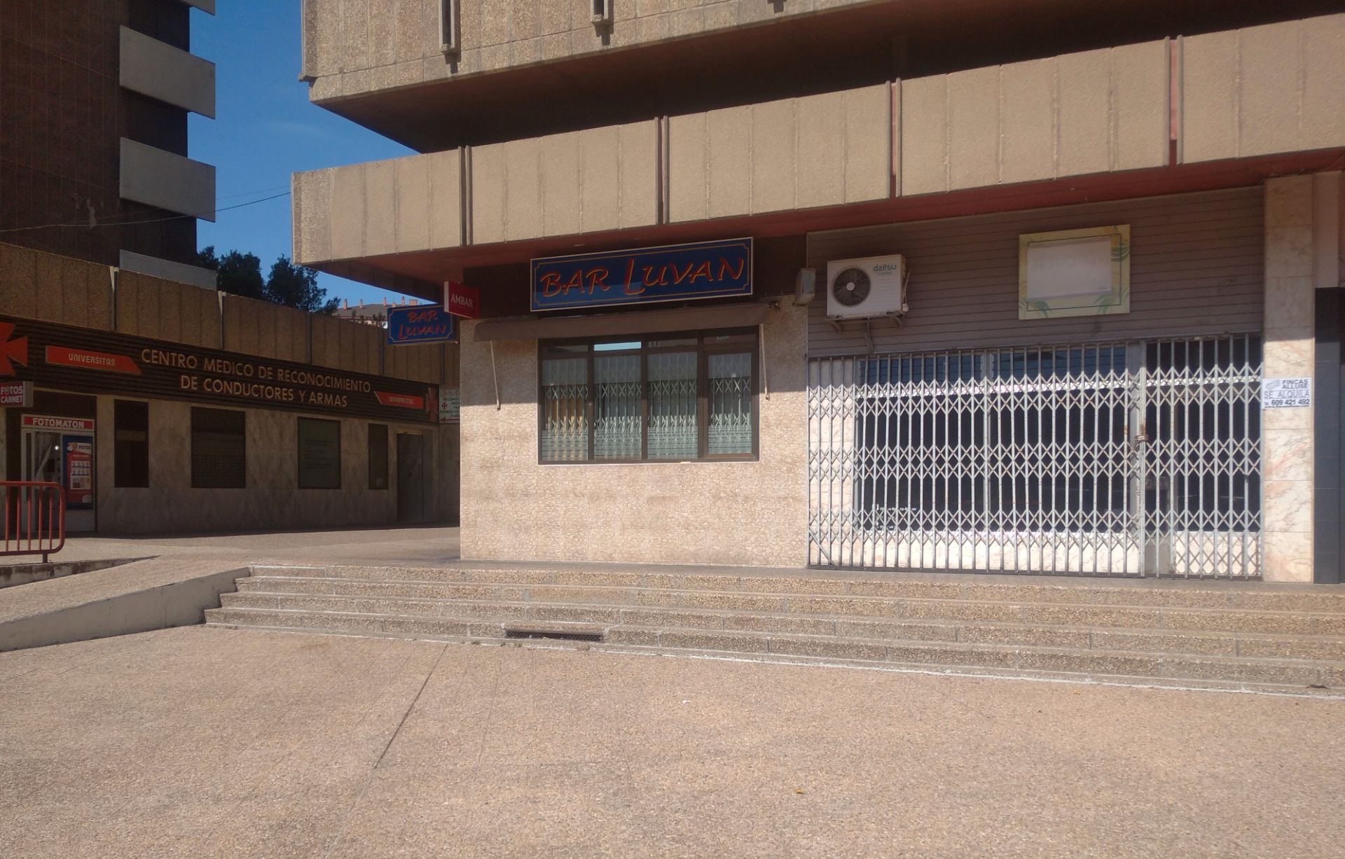 Exterior view of Premises to rent in  Zaragoza Capital  with Air Conditioner and Parquet flooring