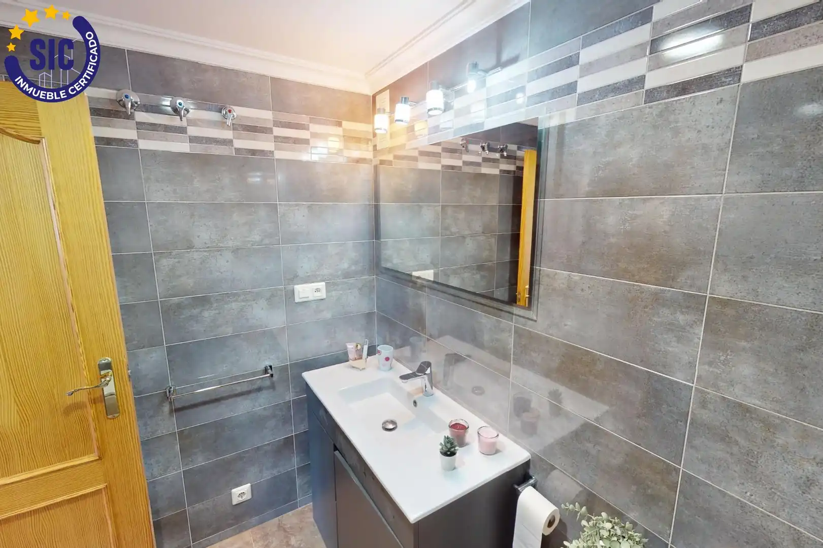 Baño de Apartamento en venta en Benicasim / Benicàssim con Jardín privado, Terraza y Trastero