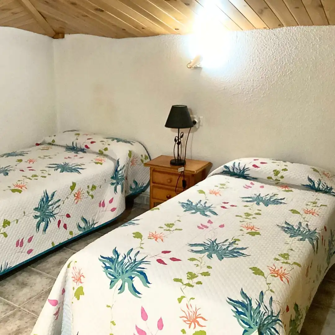 Dormitori de Finca rústica en venda en Velilla de Jiloca amb Jardí privat, Terrassa i Traster