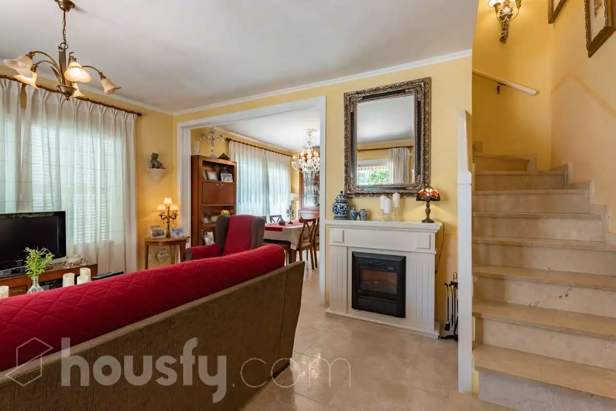 Detached homes for sale in Calle Santiago Rusiñol, Coma-ruga platja