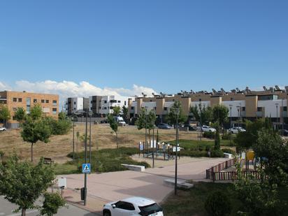 Vista exterior de Casa o xalet en venda en Getafe amb Terrassa