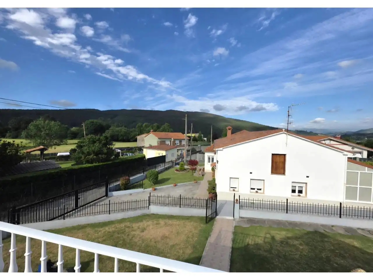 Vista exterior de Casa o chalet en venta en Puente Viesgo con Jardín privado y Amueblado