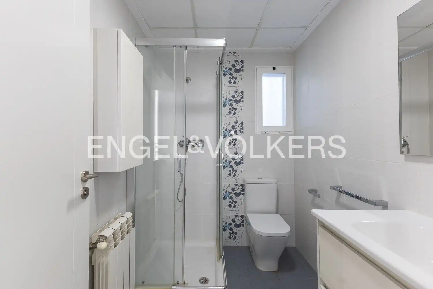 Badezimmer von Dachboden zur Miete in Algemesí mit Klimaanlage, Heizung und Parkett
