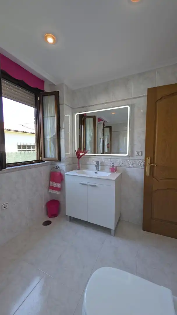 Bathroom of Houses for sale in Los Corrales de Buelna   with Heating, Private garden and Terrace