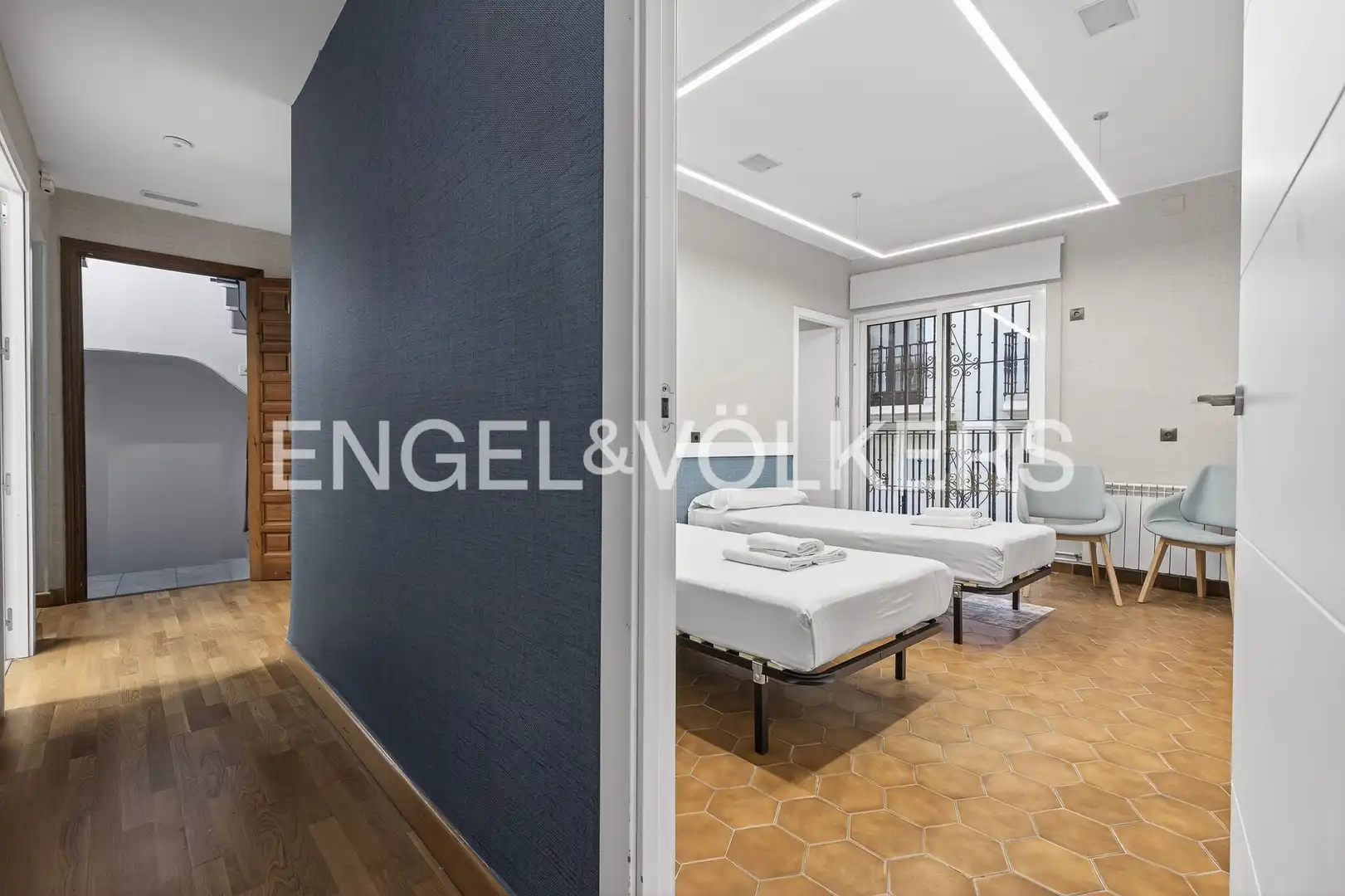 Bedroom of Houses for sale in Sevilla  with Air Conditioner, Heating and Parquet flooring